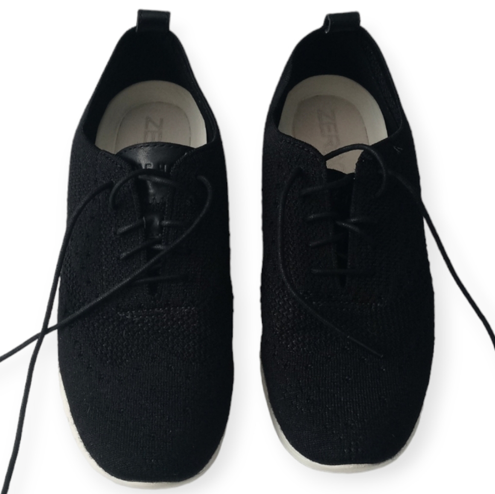 COLE HAAN WOMEN'S ZEROGRAND WINGTIP OXFORD SHOES. SIZE W (10B). COLOR BLACK